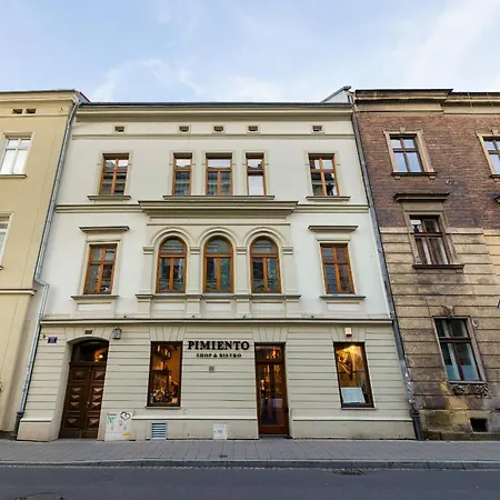By Renters * Cracovia