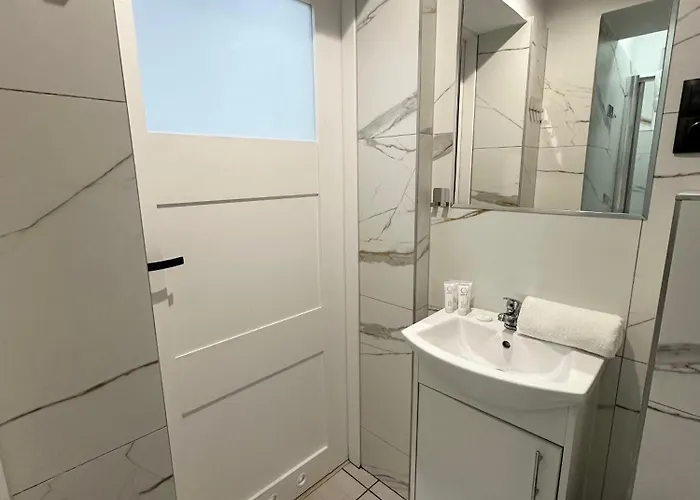 By Renters * Cracovia