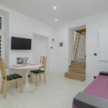 By Renters Apartman Krakkó